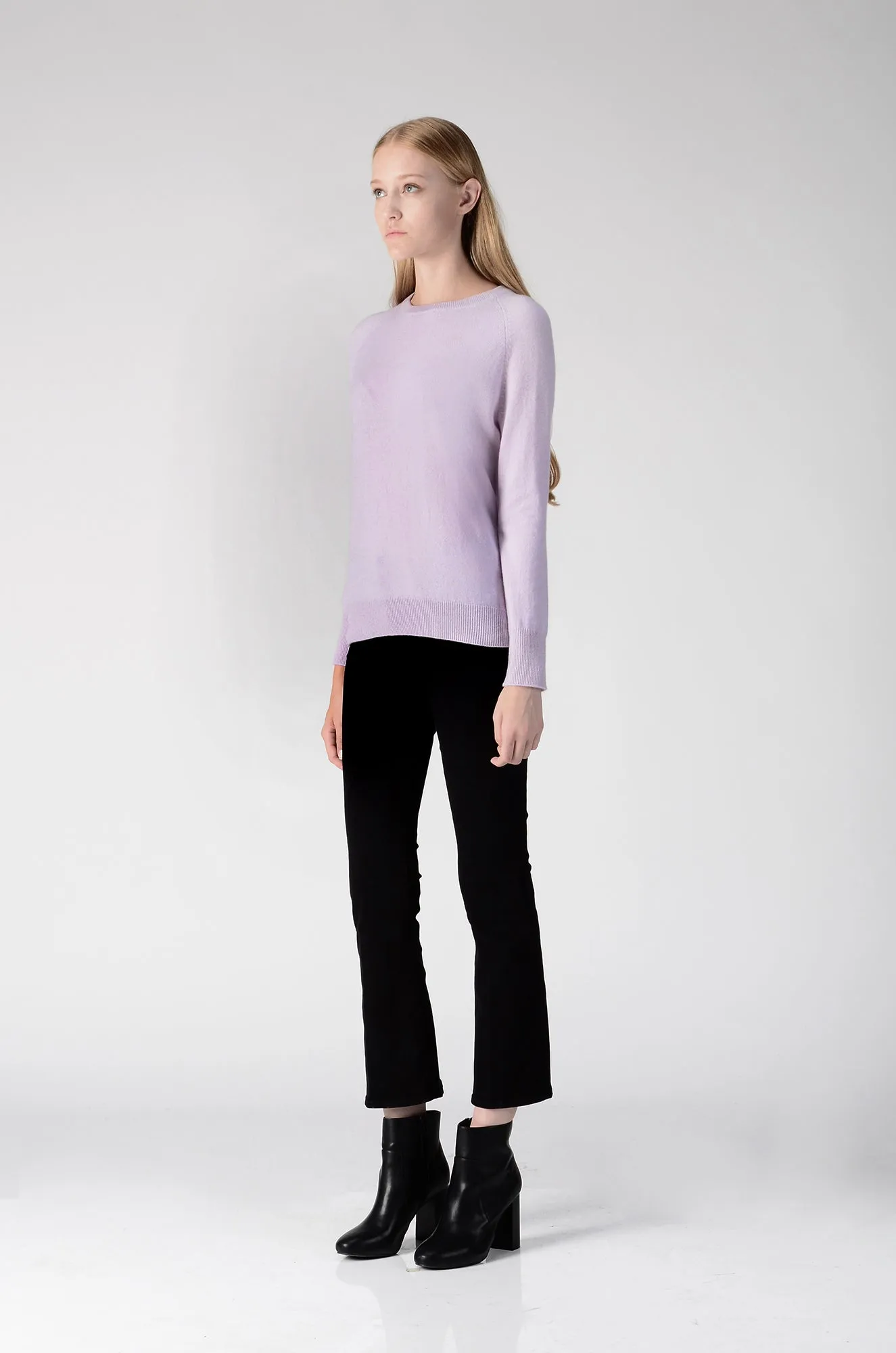 Classic Crew Neck Sweater_Lavender