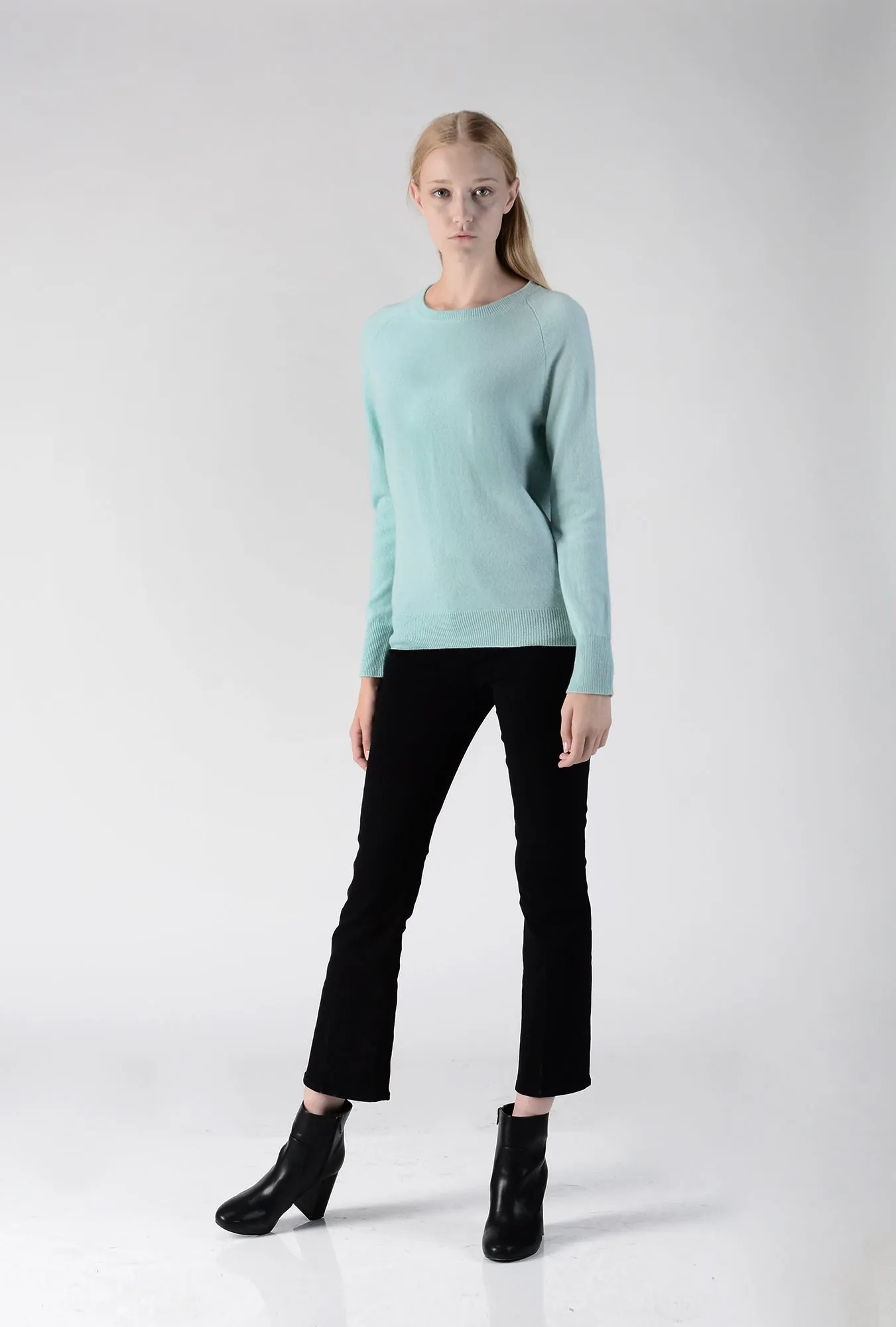 Classic Crew Neck Sweater_Mint