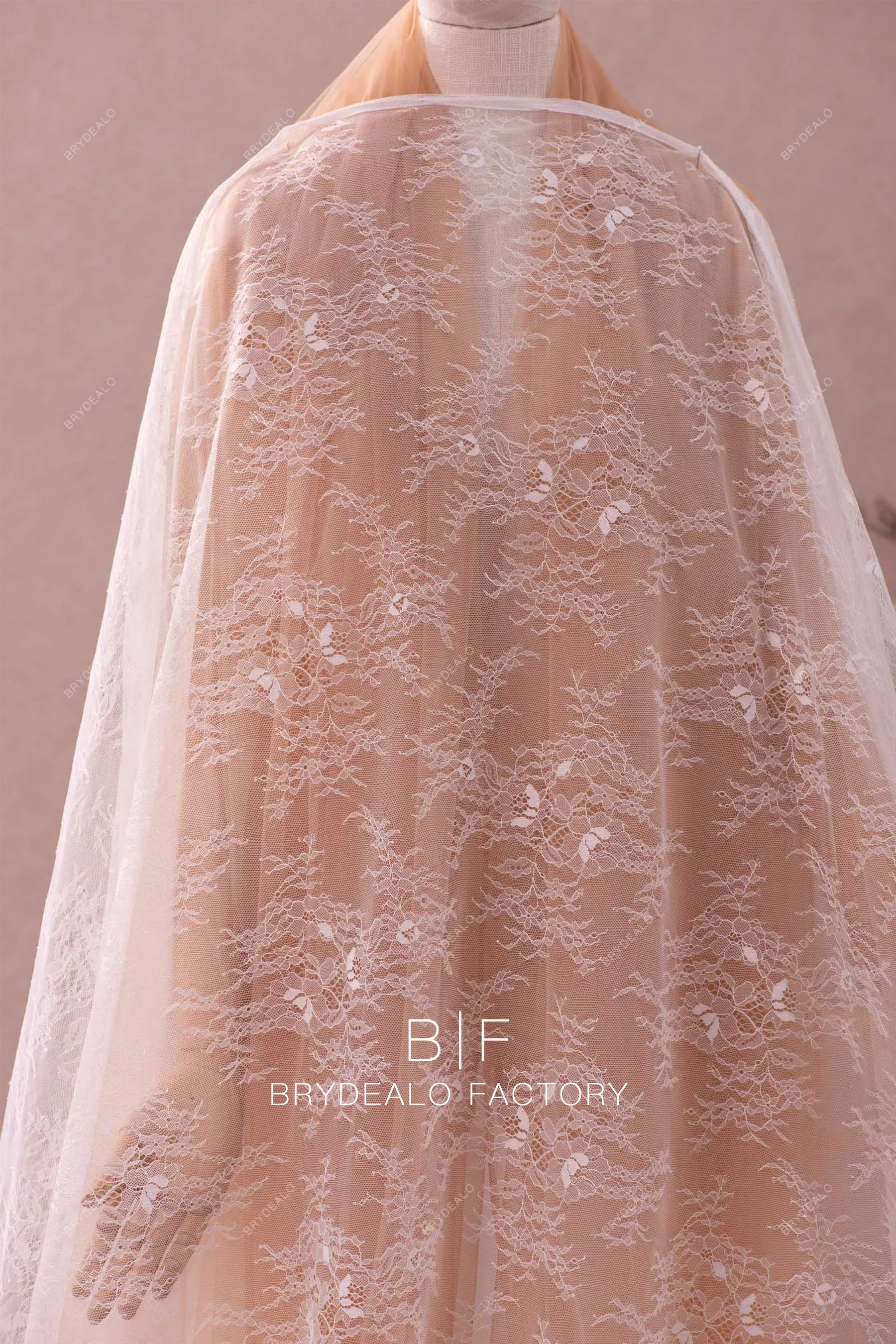 Delicate Flower Motif Warp Knitted Lace Fabric