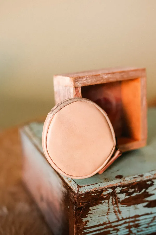 Maisy Round Tooled Leather Coin Pouch [Limestone]
