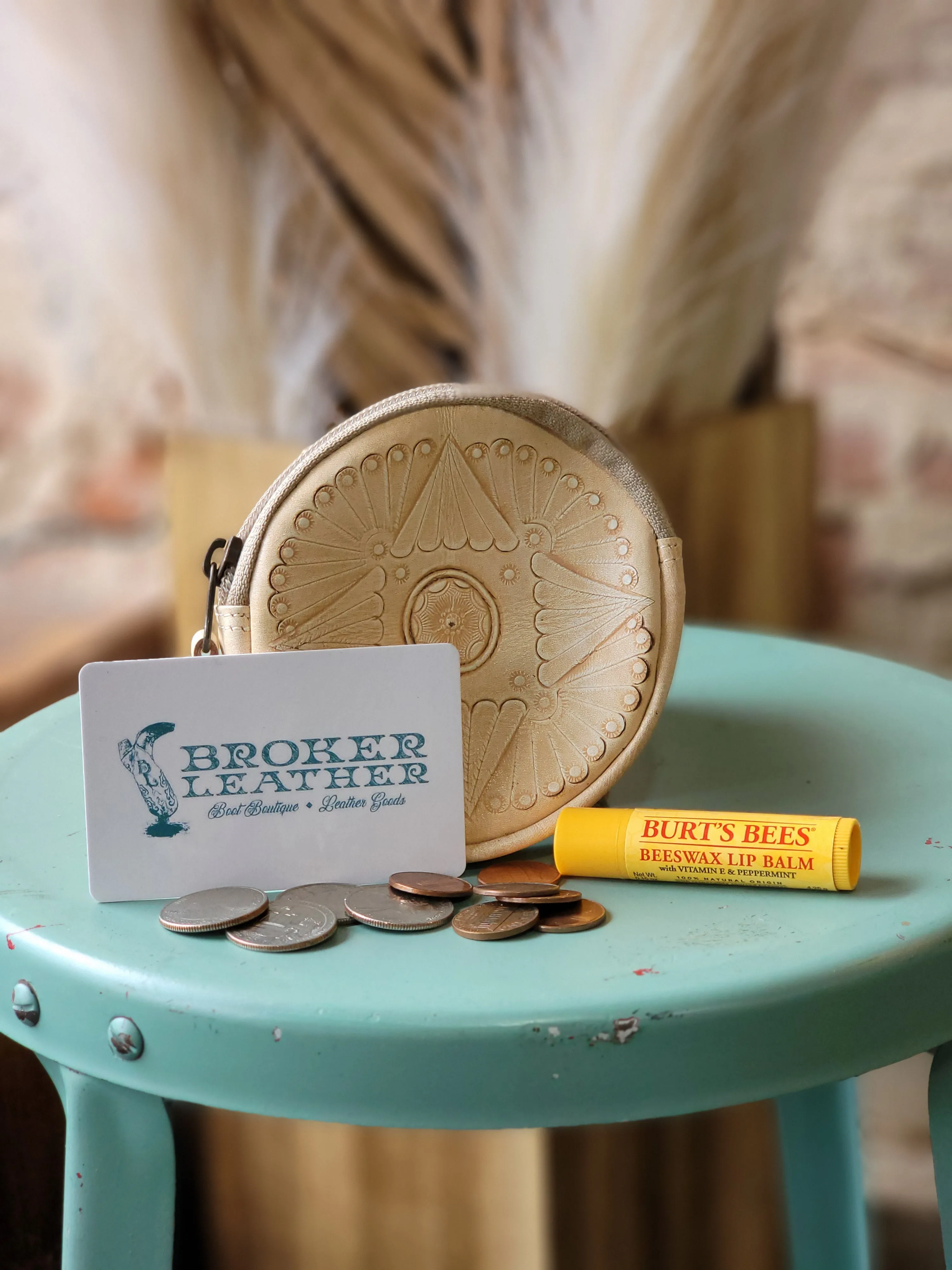 Maisy Round Tooled Leather Coin Pouch [Limestone]
